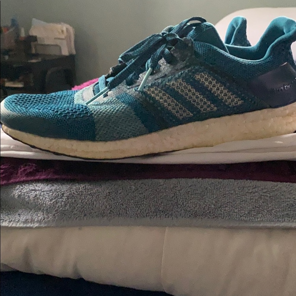 Adidas Ultra Boost 👟 - Picture 3 of 7